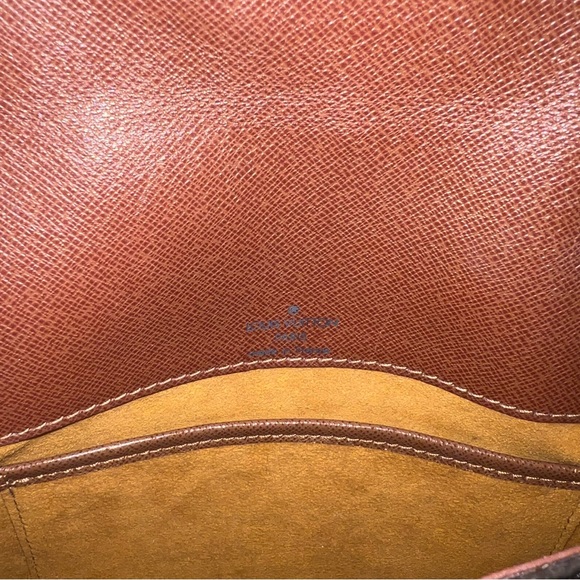 SOLD Louis Vuitton Crossbody Bag ❤️ - Picture 11 of 14